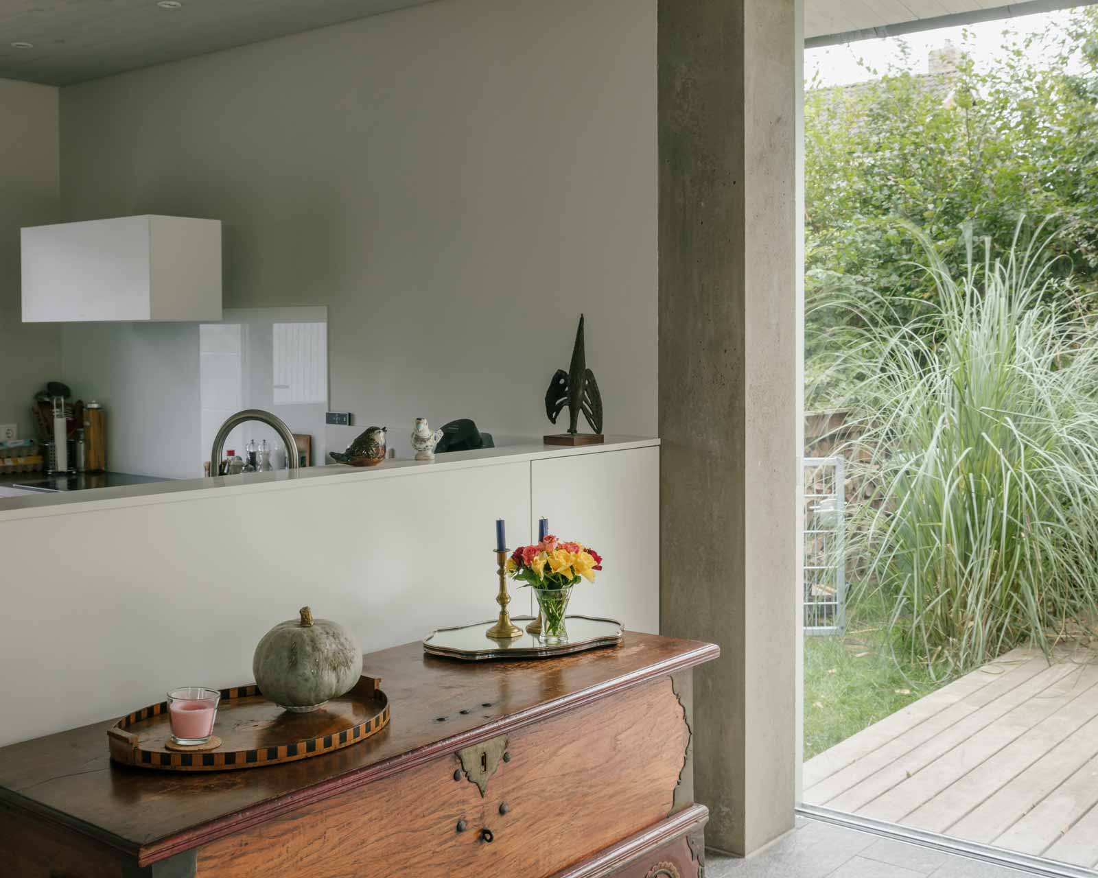 interior photo of house tc showing connection with the outdoors by beta architect amsterdam evert klinkenberg gus auguste van oppen image by Stijn Bollaert