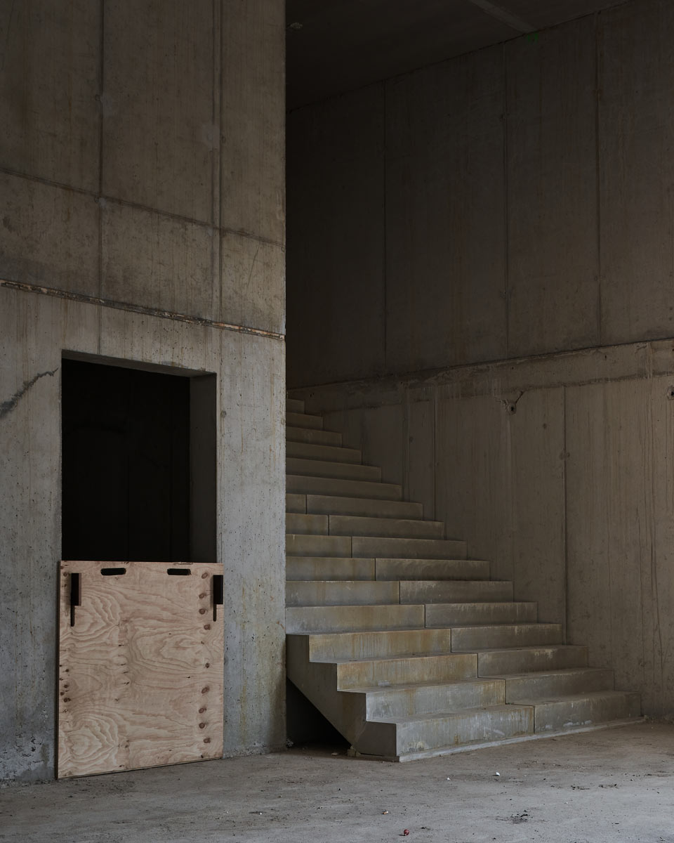 construction photo staircase and elevator of Oostenburg apartment block by beta architect amsterdam evert klinkenberg gus auguste van oppen image by MWA Hart Nibbrig