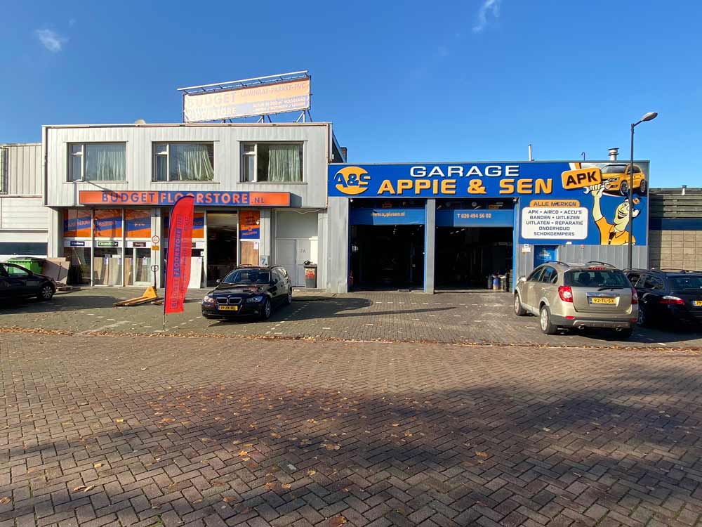 photo of existing businesses in the Klaprozenbuurt Budget Floor Store Appie & Sen Garage