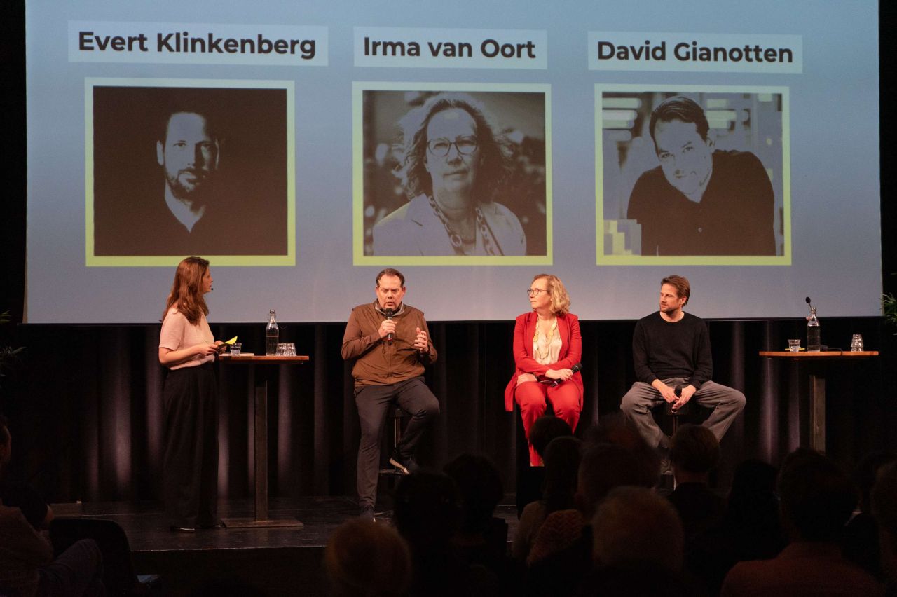 photo of De Architect debate at Pakhuis de Zwijger about the City as a Construction Site with Evert Klinkenberg of BETA architects amsterdam